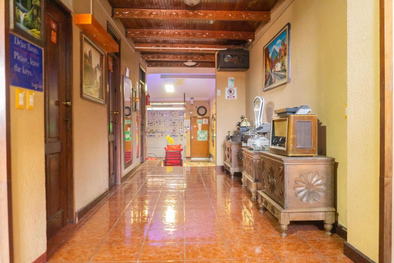 Euro Hostal Guatemala-Stad Buitenkant foto