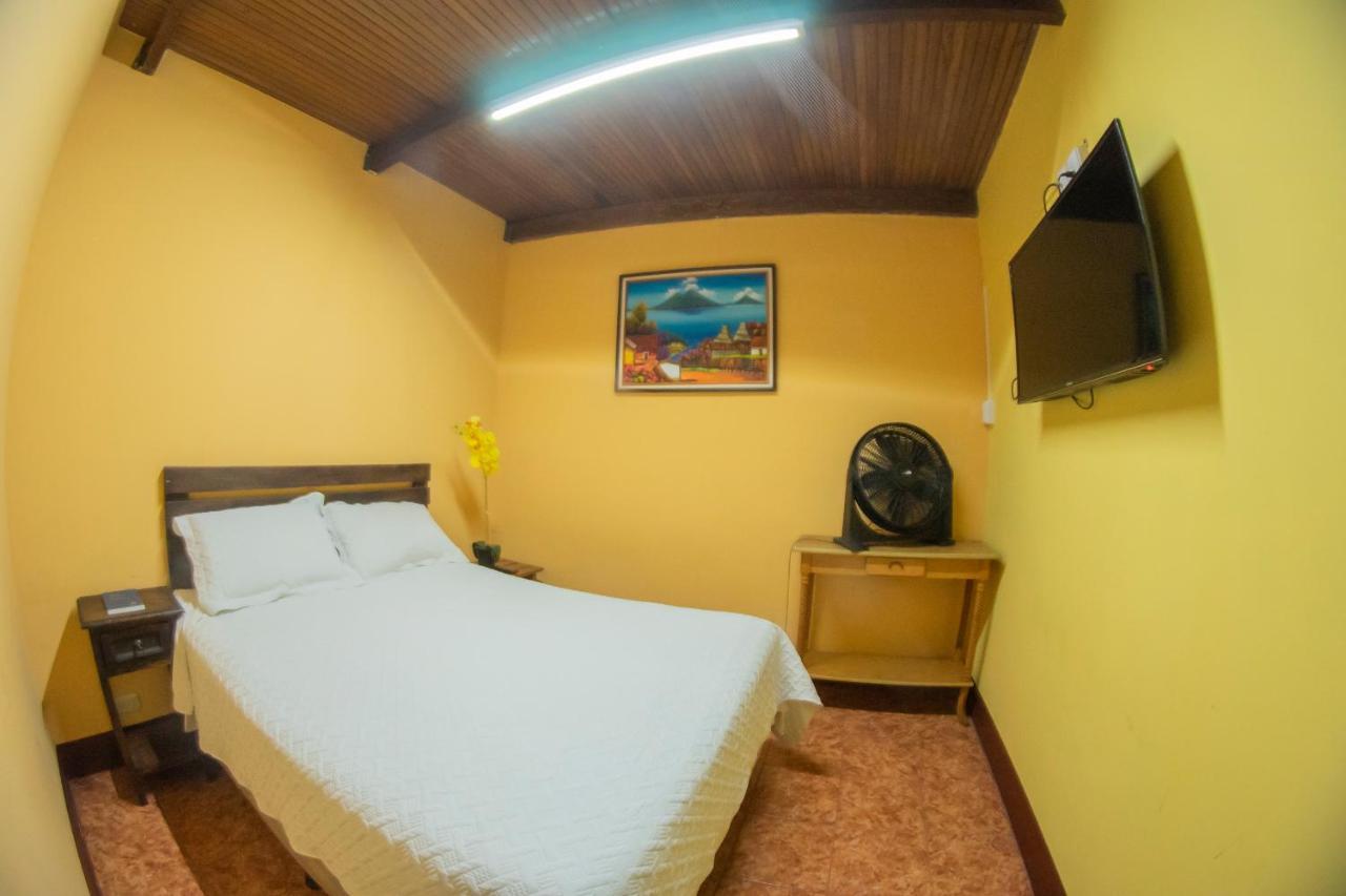 Euro Hostal Guatemala-Stad Buitenkant foto