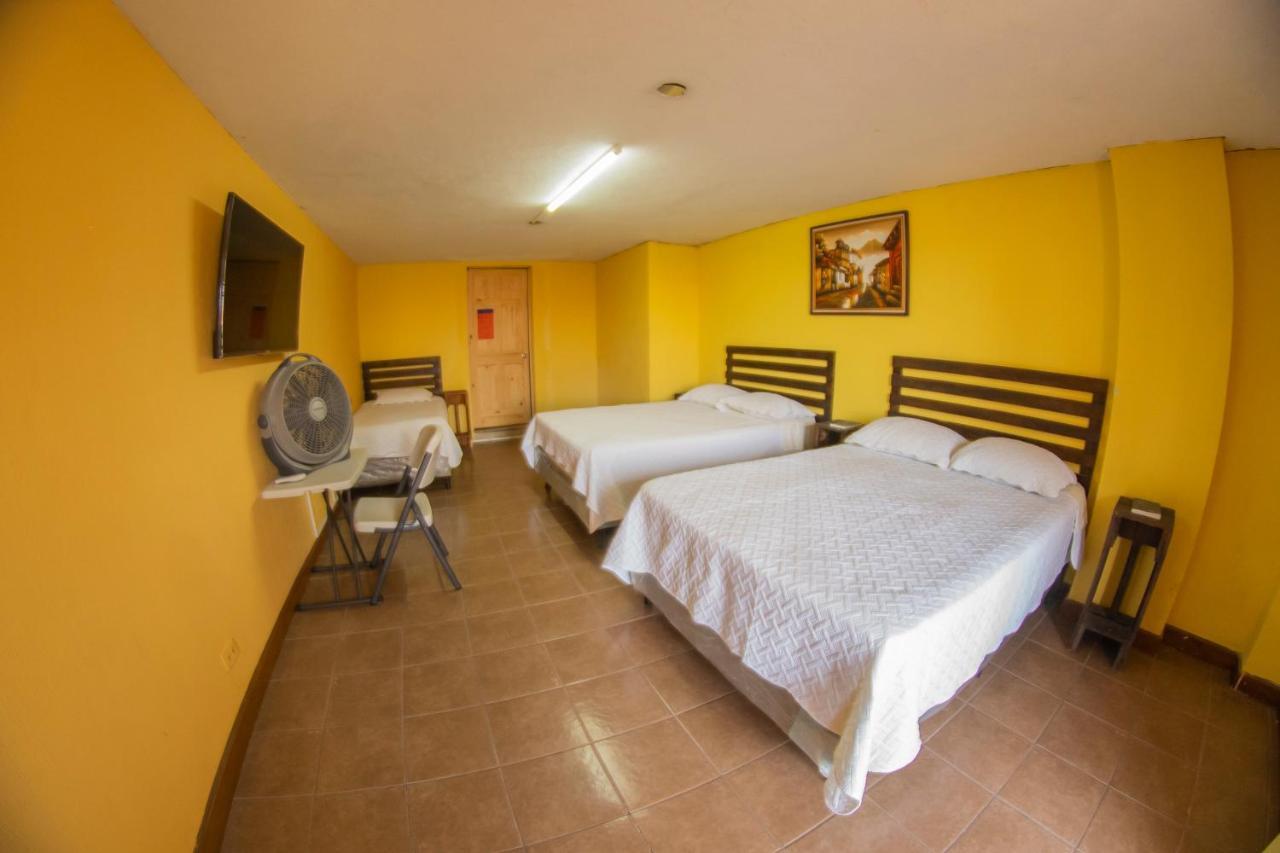 Euro Hostal Guatemala-Stad Buitenkant foto