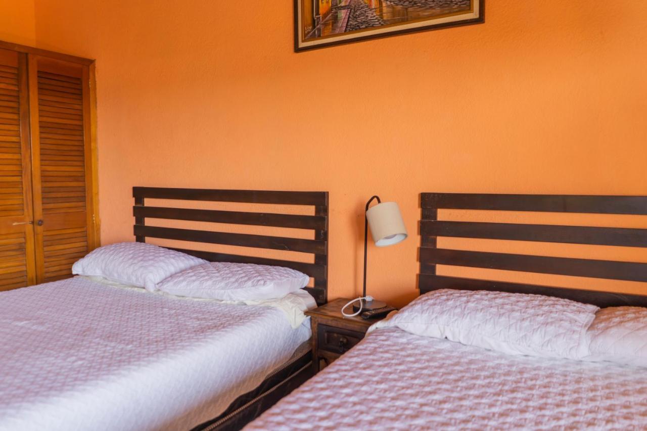 Euro Hostal Guatemala-Stad Buitenkant foto