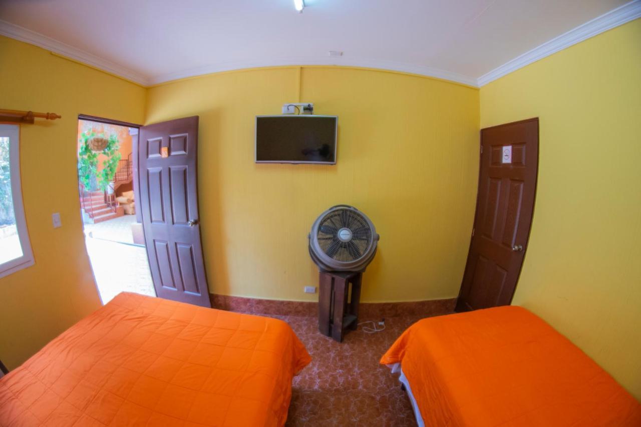 Euro Hostal Guatemala-Stad Buitenkant foto