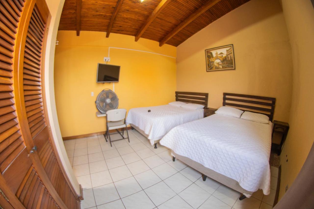 Euro Hostal Guatemala-Stad Buitenkant foto